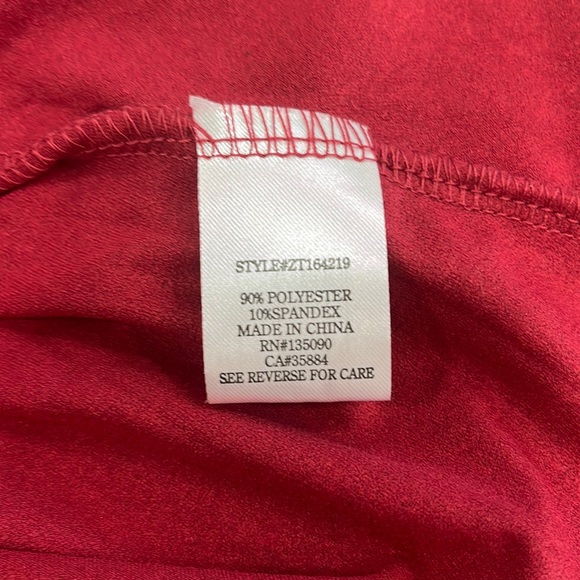 Z Supply Sleeveless Top Red Solid V-
Neck Top XS - Picture 3 of 5